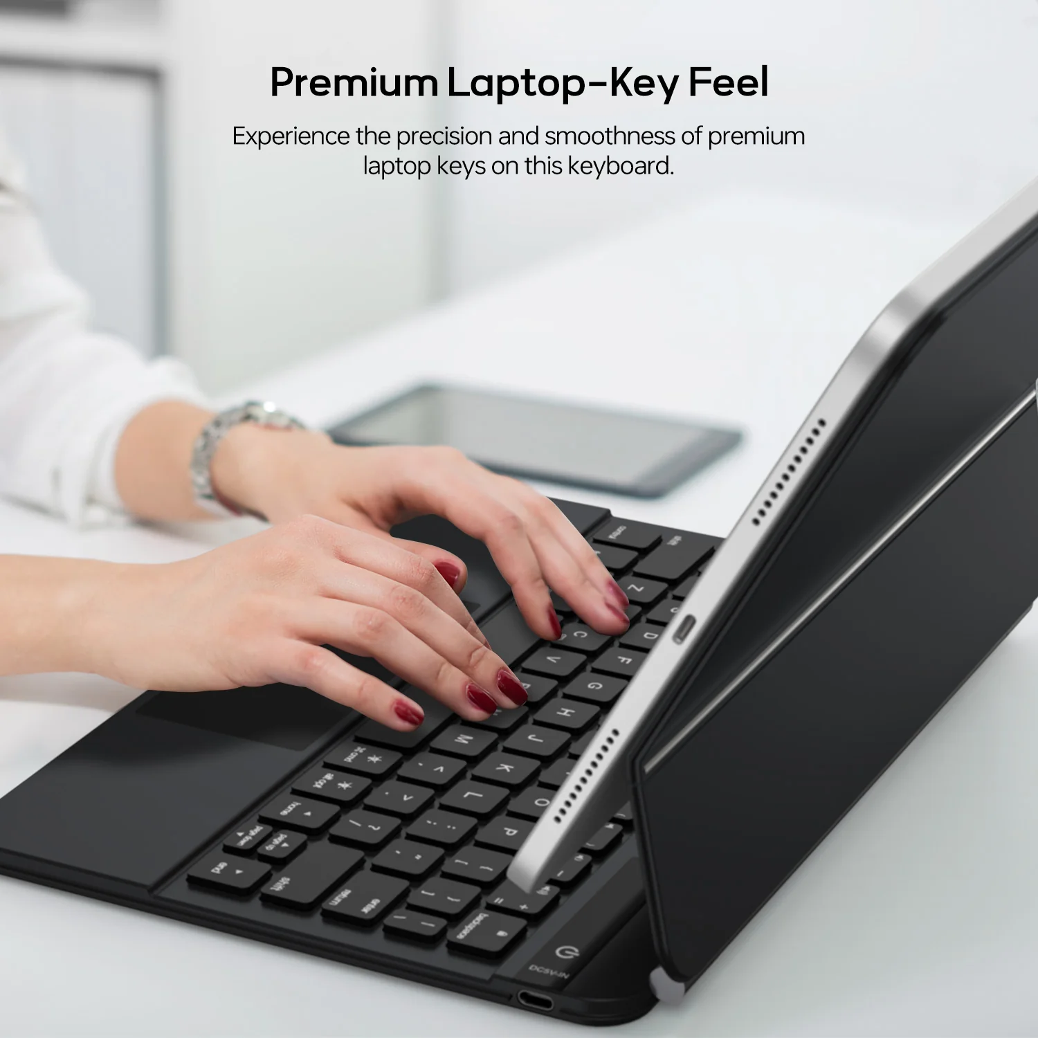 iPad (A16) 11th Gen / 10th Gen 10.9" Magnetic Keyboard Case with Trackpad - Image 4